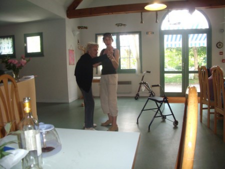 Une petite danse sans déambulateur